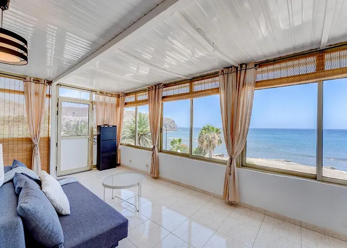 Front Ocean Aircon Cristianos Unique דירה לוס כריסטיאנוס